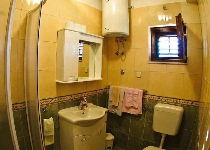 بيت ضيافة House Iliskovic هفار